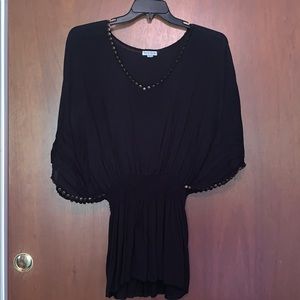 Open sleeve black shirt